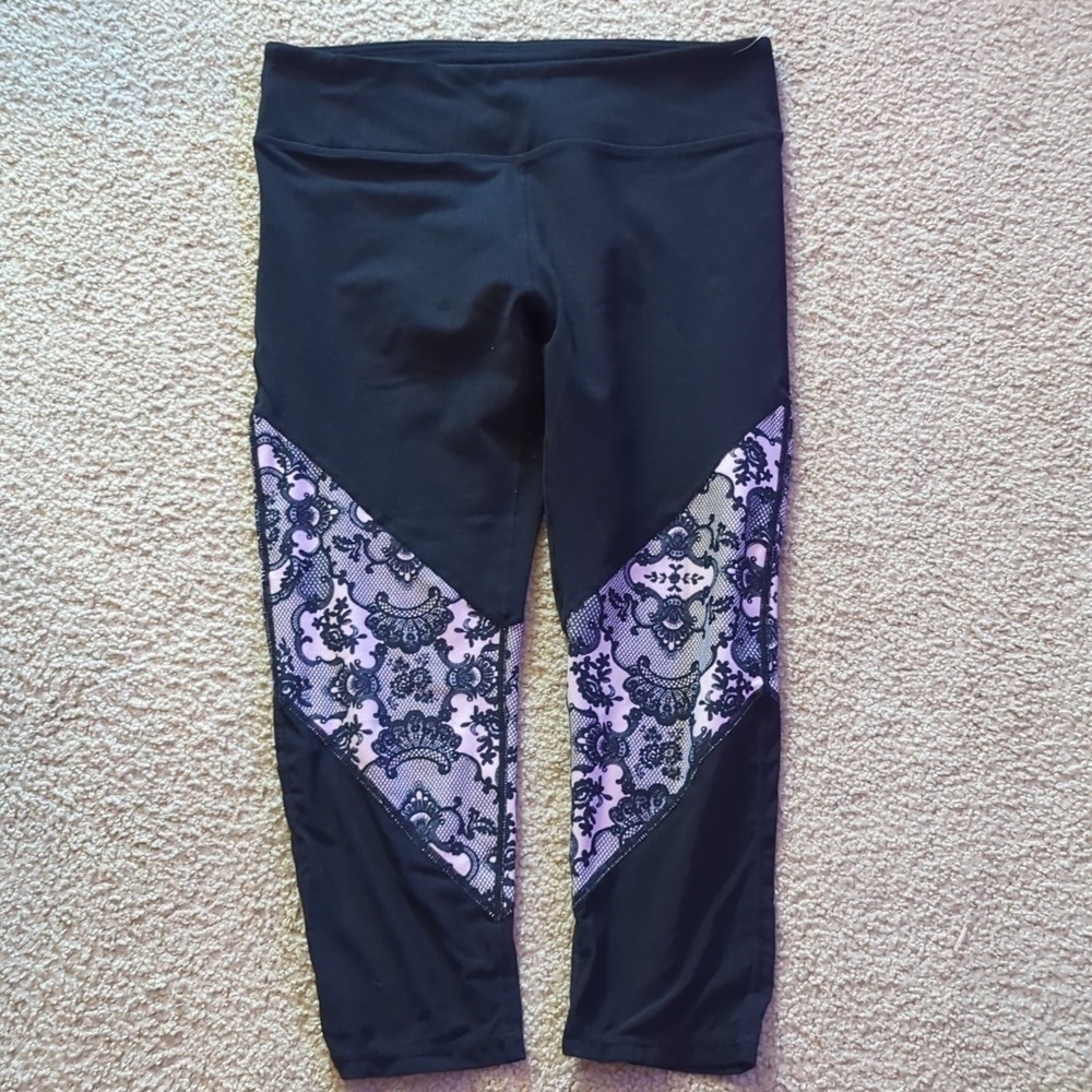 Fabletics Athletic Workout Black Lace & Mesh Cropped Pants Size Medium